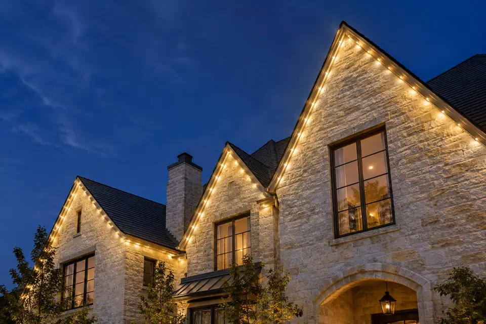 Roofline Christmas Lighting concept for a Texas home
